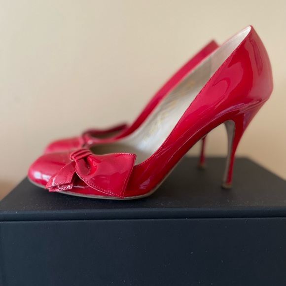 Valentino Garavani patent red leather bow pumps - Picture 1 of 11